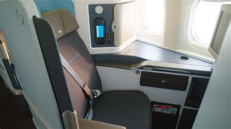 klm 777-200 business class row 6|New KLM 777 Business Class Seats With Doors.
